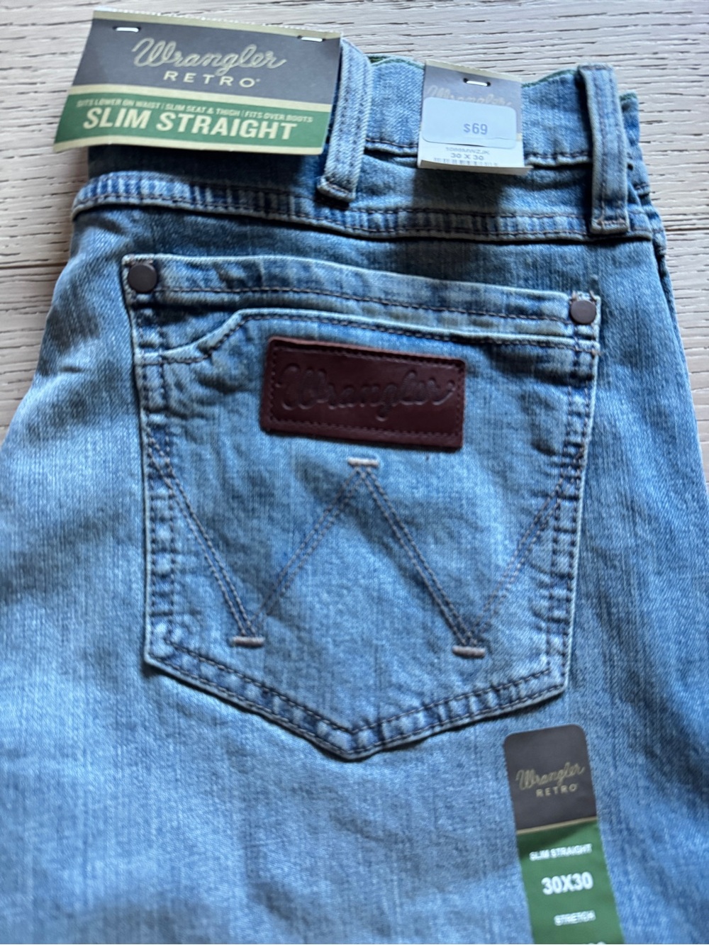 Wrangler NWT Slim Straight Bootcut Men’s Jeans — Light Blue Denim Size 30x30